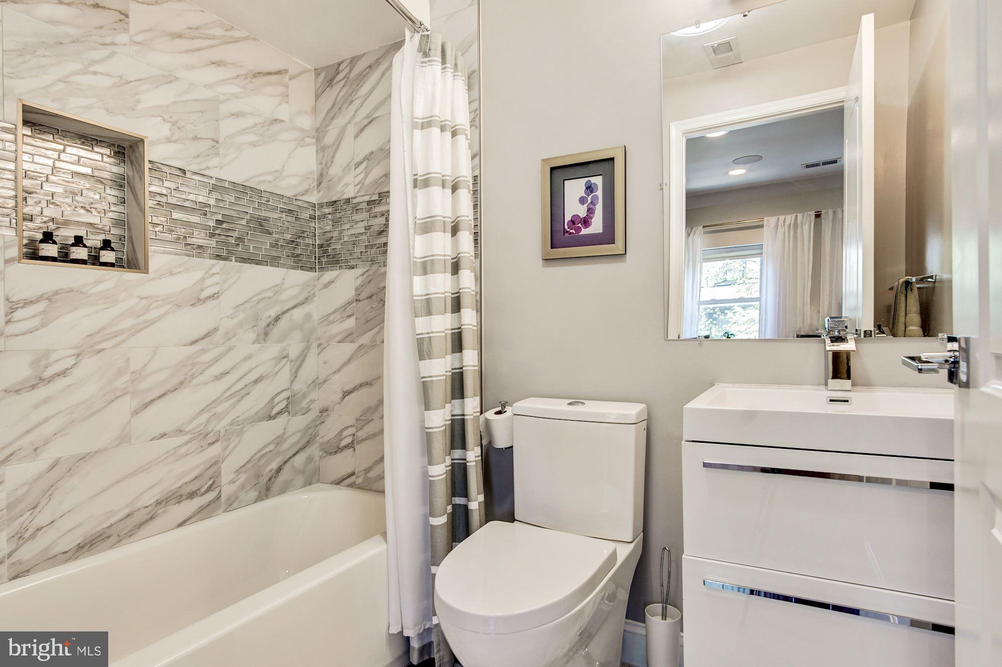 1823 D Street Northeast, Unit C Washington, DC 20002 - Photo 13 of 31 Main level full bath