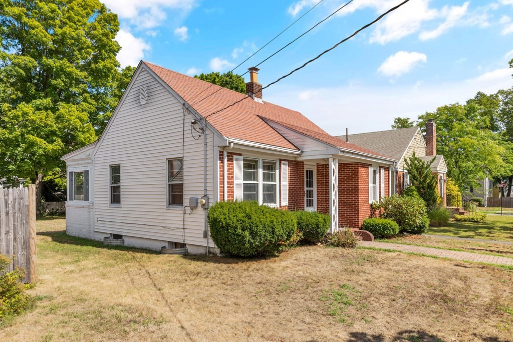 83 Audubon Road Milton, MA 02186 - Photo 3 of 23 Gallery Image 3