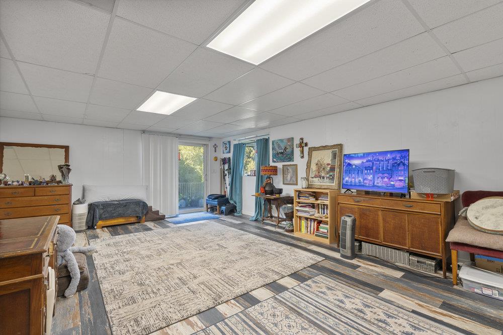 380 Hillside Road San Juan Bautista, CA 95045 - Photo 32 of 60 a bedroom with furniture and a window