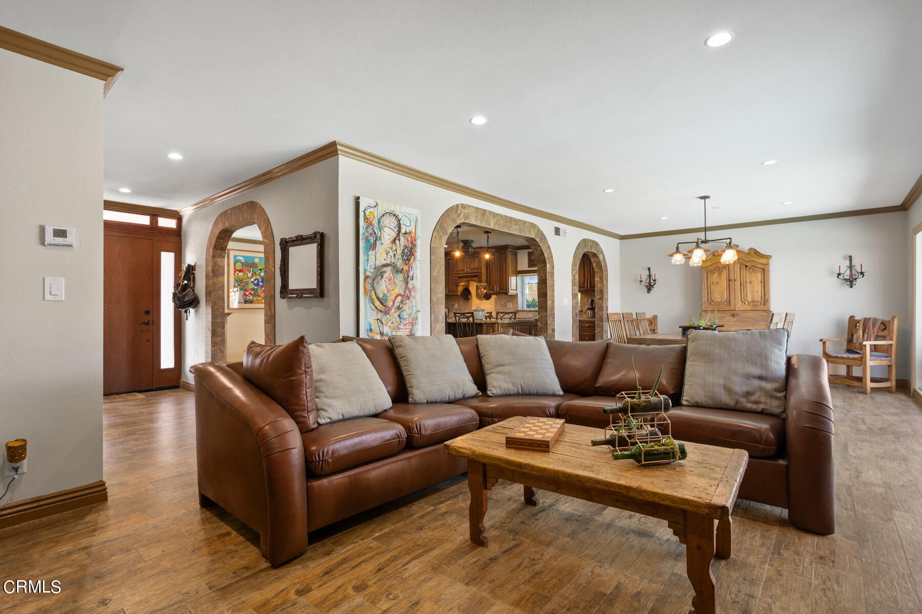 9400 Crystal View Drive Tujunga, CA 91042 - Photo 16 of 67 a living room with furniture