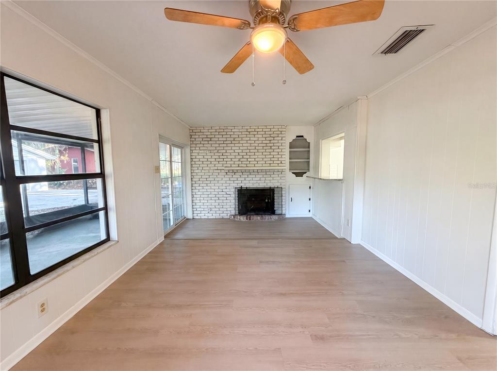 103 South Kingsway Road Seffner, FL 33584 - Photo 8 of 22