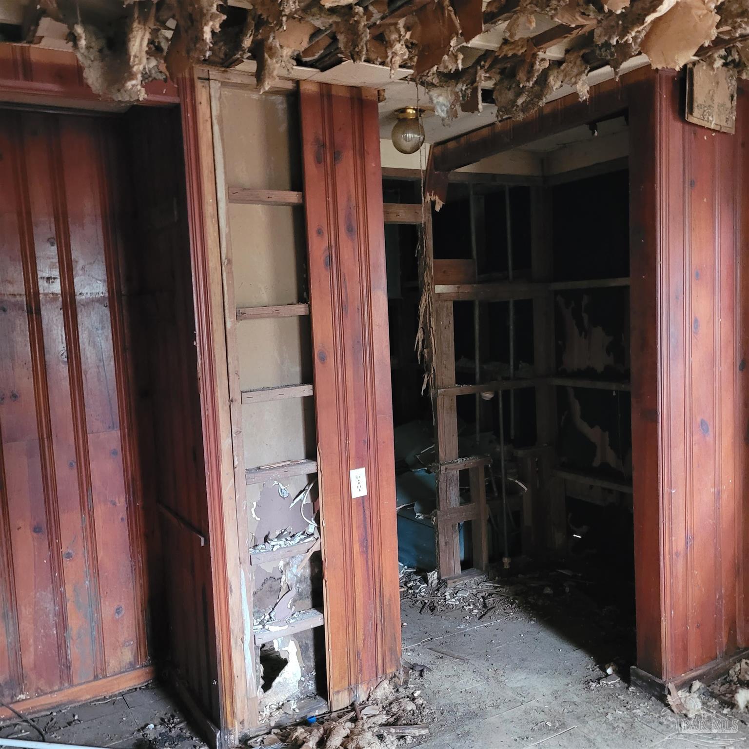 635 Edgewater Drive Pensacola, FL 32507 - Photo 8 of 9 a view of a door