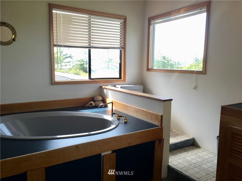 723 Shipyard Road Anacortes, WA 98221 - Photo 8 of 17
