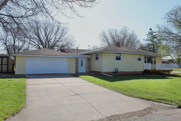 $199,900 | 340 2nd Avenue South, Amboy, MN 56010