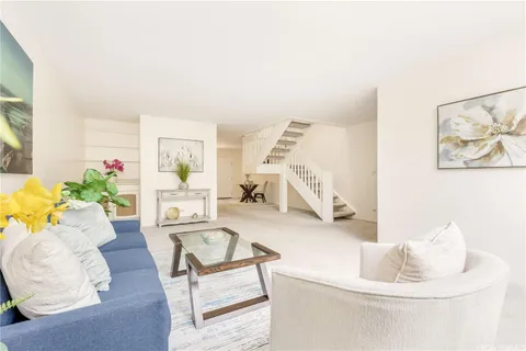 $599,000 | 300 E Kawaihae Street, Unit 300E, Honolulu, HI 96825