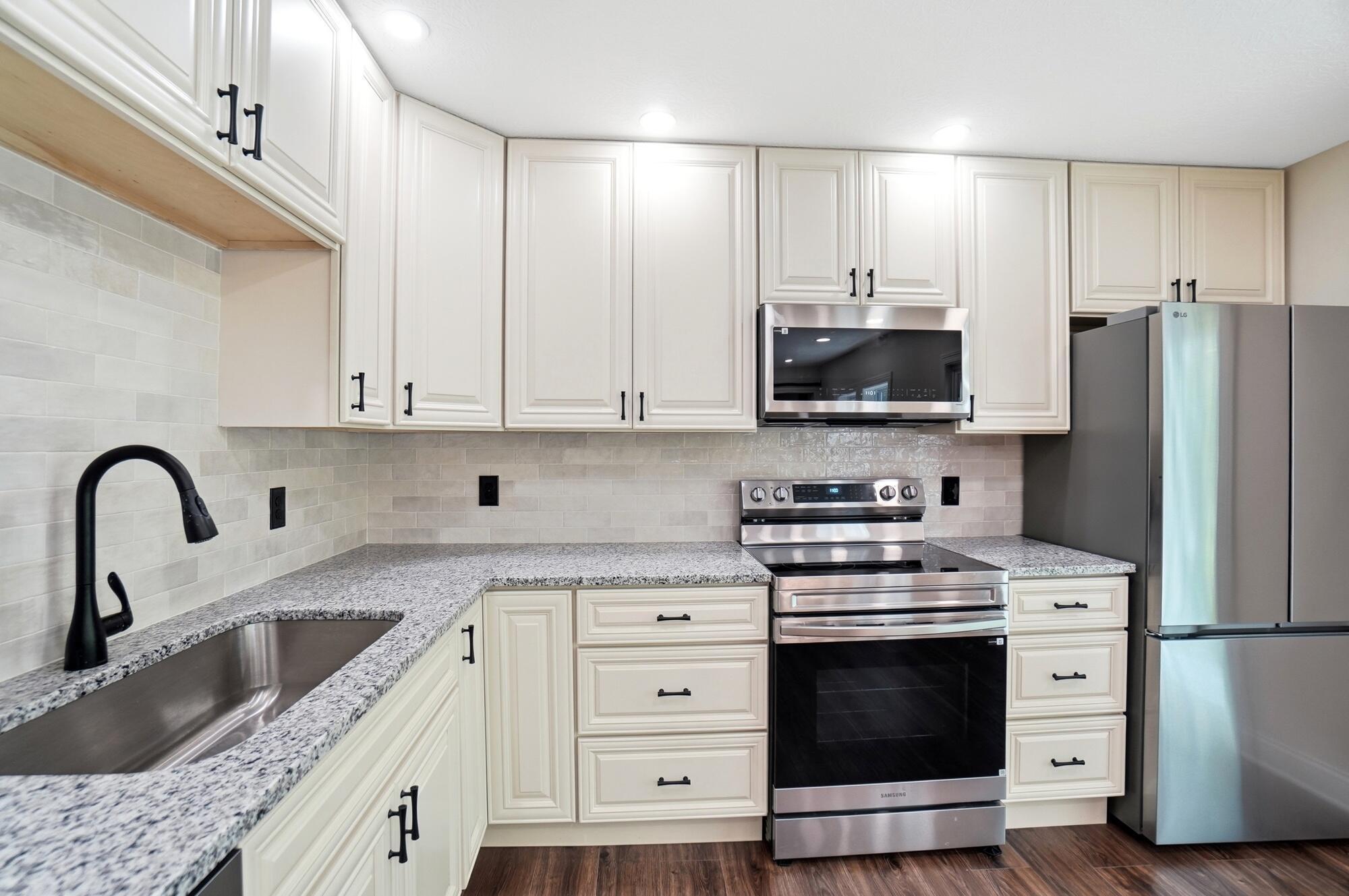 8385 Northeast Plain City-Georgesville Road, Unit R Plain City, OH 43064 - Photo 11 of 59 cabinets