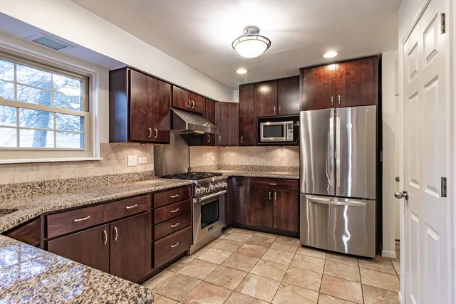 $339,000 | 640 Sanders Court, Gurnee, IL 60031