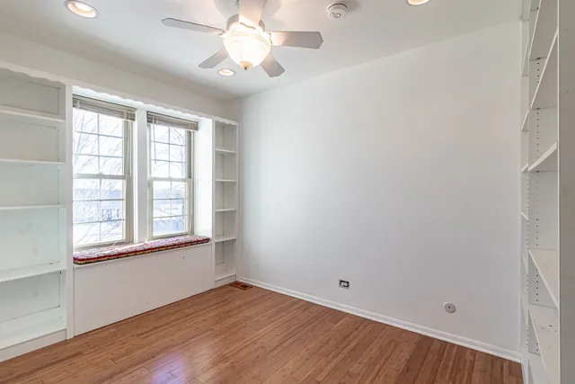 $339,000 | 640 Sanders Court, Gurnee, IL 60031