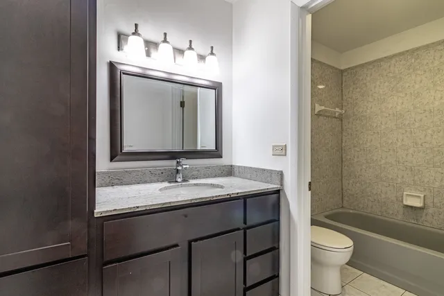 $339,000 | 640 Sanders Court, Gurnee, IL 60031