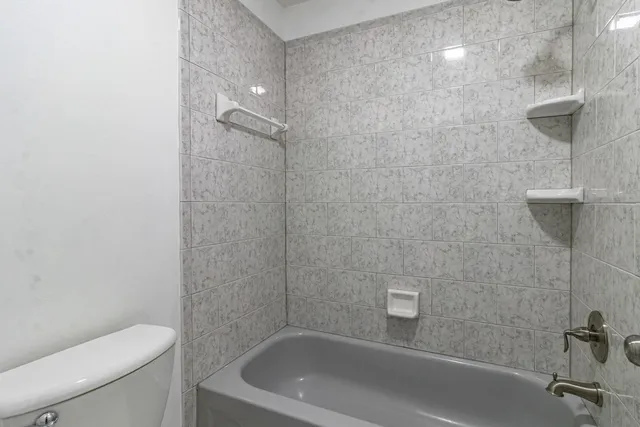 $339,000 | 640 Sanders Court, Gurnee, IL 60031