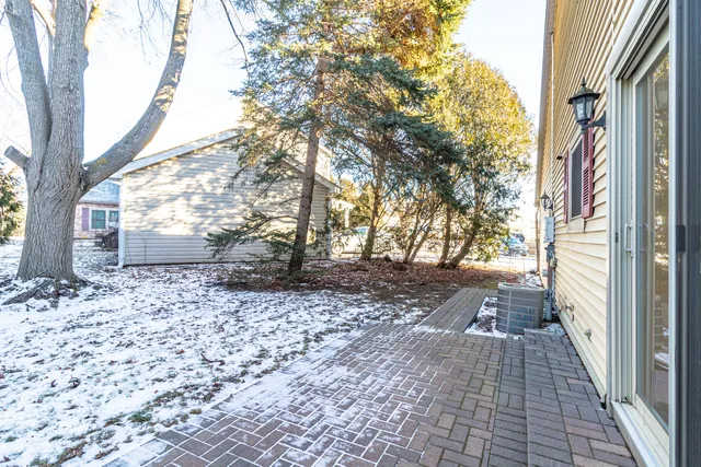 $339,000 | 640 Sanders Court, Gurnee, IL 60031