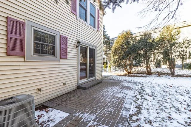 $339,000 | 640 Sanders Court, Gurnee, IL 60031