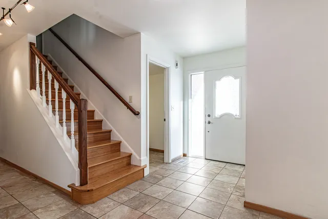 $339,000 | 640 Sanders Court, Gurnee, IL 60031