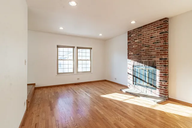 $339,000 | 640 Sanders Court, Gurnee, IL 60031