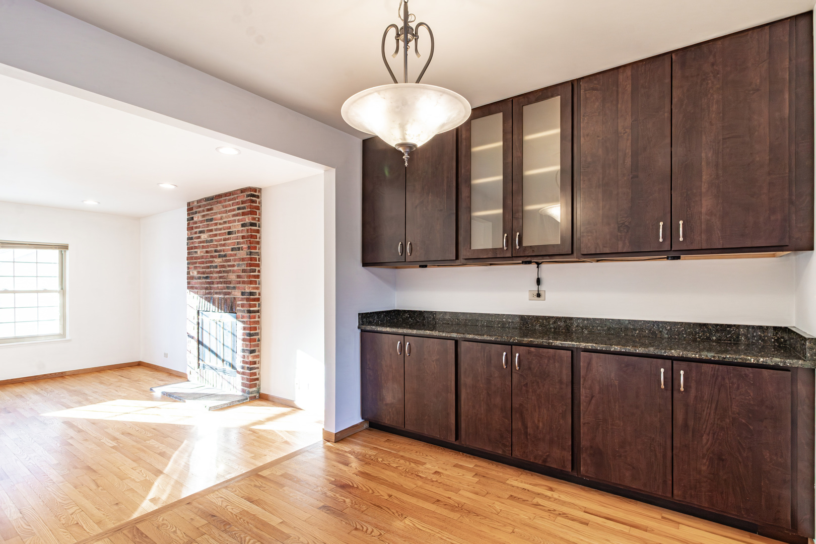 640 Sanders Court Gurnee, IL 60031 - Photo 10 of 38 a bathroom with a sink and a mirror