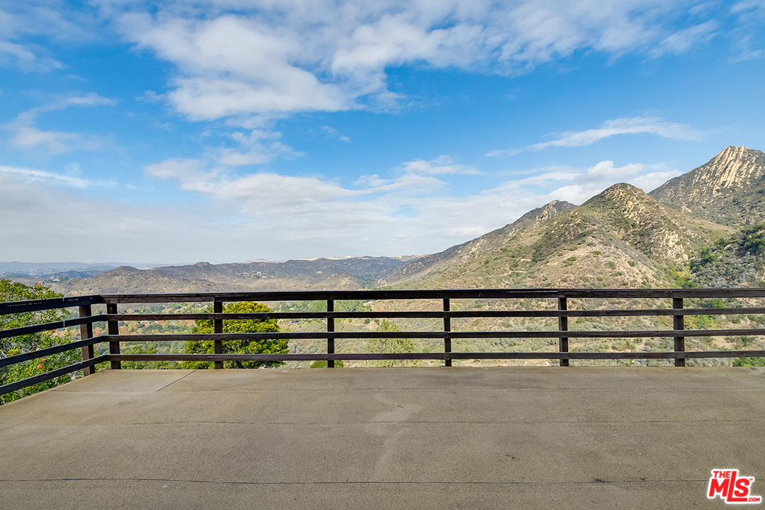 25250 Piuma Road Calabasas, CA 91302 - Photo 16 of 36 Gallery Image 16