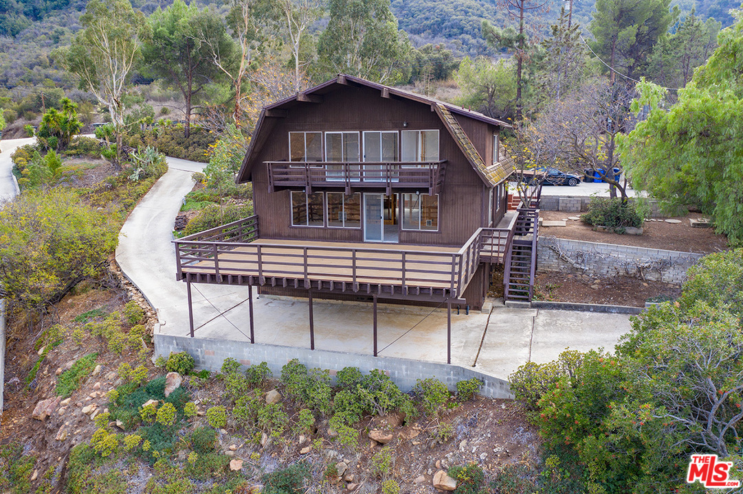 25250 Piuma Road Calabasas, CA 91302 - Photo 35 of 36 Gallery Image 35