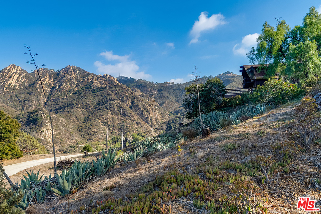 25250 Piuma Road Calabasas, CA 91302 - Photo 7 of 36 Gallery Image 7
