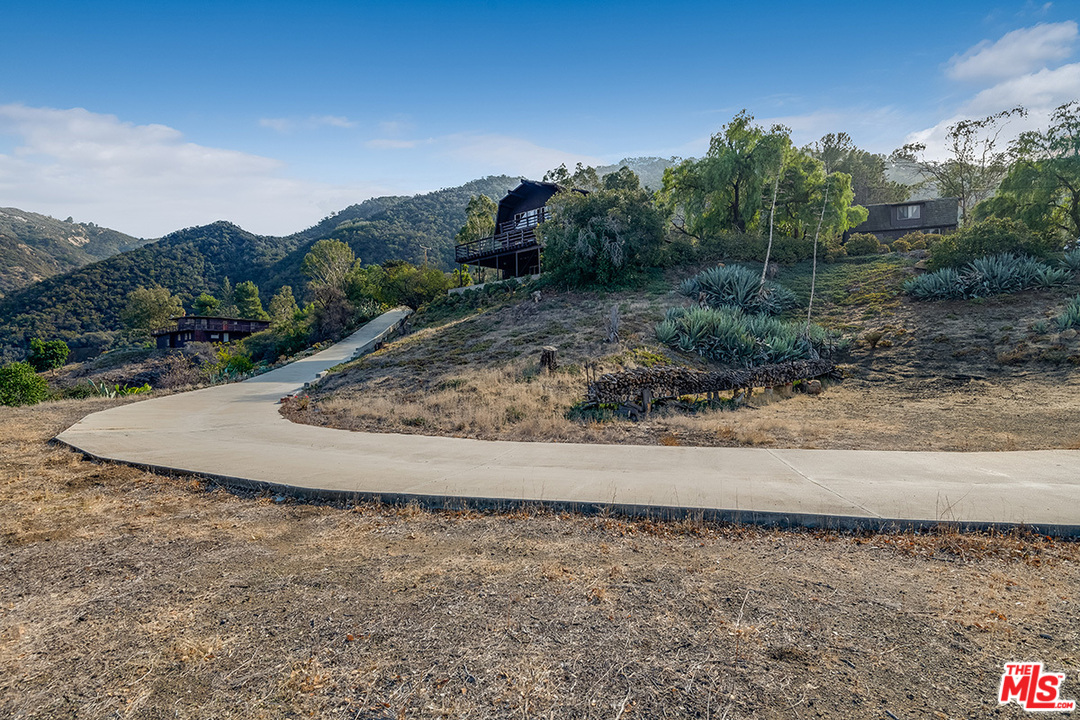 25250 Piuma Road Calabasas, CA 91302 - Photo 8 of 36 Gallery Image 8