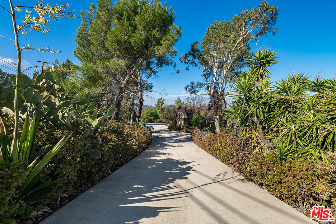 25250 Piuma Road Calabasas, CA 91302 - Photo 10 of 36 Gallery Image 10