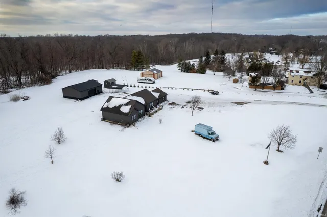 $319,900 | 2325 North Huntington Road, Marion, IN 46952