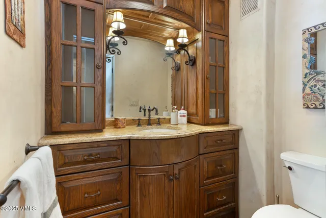 $1,695,000 | 264 Eagle Drive, Unit 203, Eagle-Vail, CO 81620