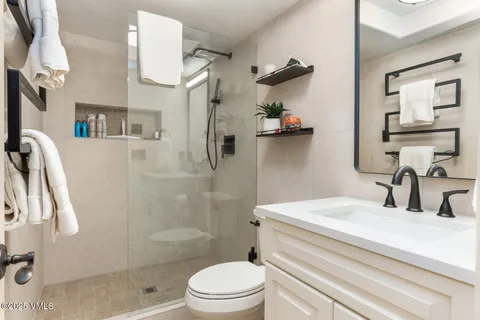 $1,695,000 | 264 Eagle Drive, Unit 203, Eagle-Vail, CO 81620