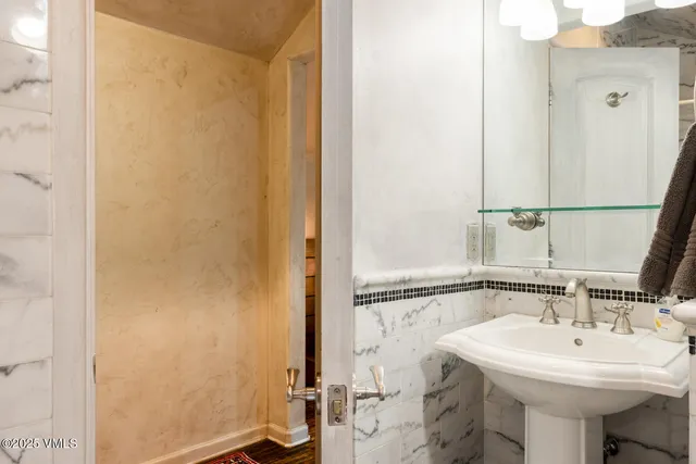 $1,695,000 | 264 Eagle Drive, Unit 203, Eagle-Vail, CO 81620