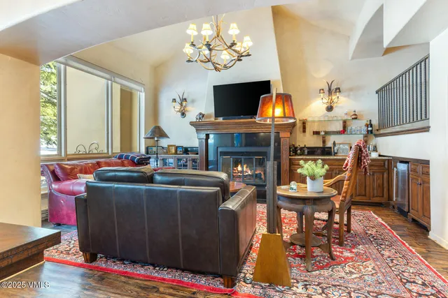 $1,695,000 | 264 Eagle Drive, Unit 203, Eagle-Vail, CO 81620