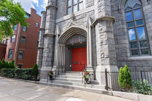 $2,575 | 45-55 West Broadway, Unit 208, Boston, MA 02127