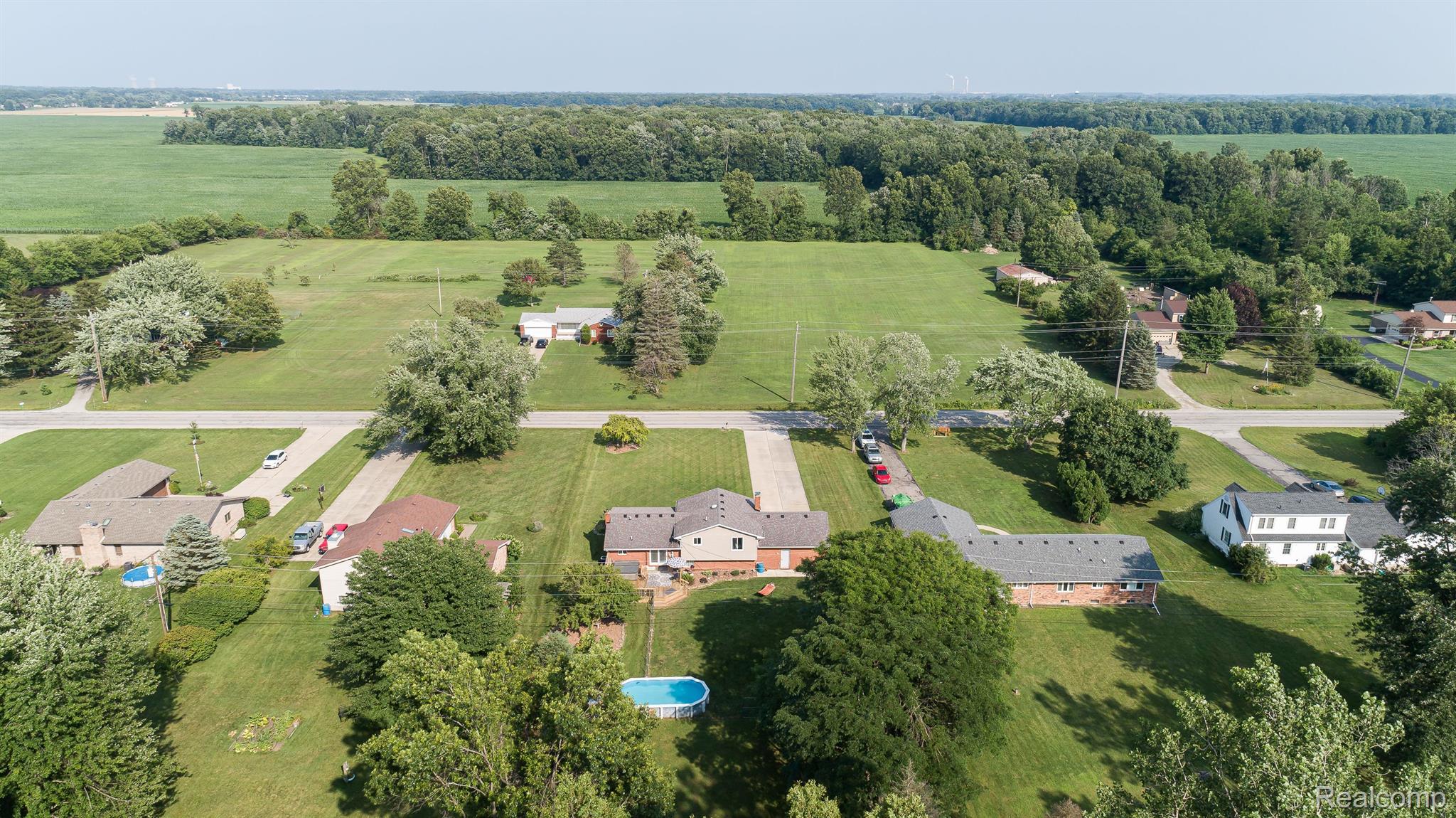 1233 North Raisinville Road Monroe, MI 48162 - Photo 20 of 49 Gallery Image 20
