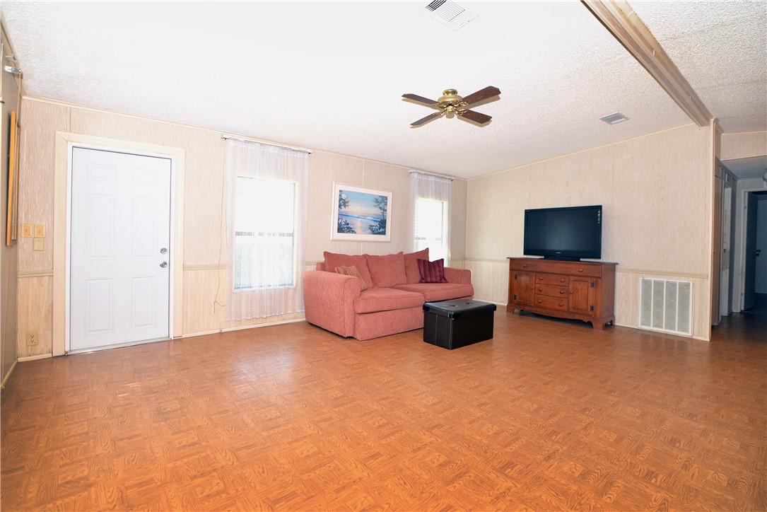 642 Periwinkle Circle Sebastian, FL 32976 - Photo 9 of 36
