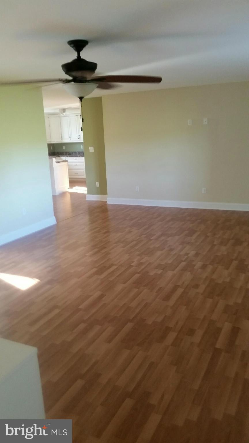 731 Ell Downes Road Henderson, MD 21640 - Photo 15 of 21 Living Room