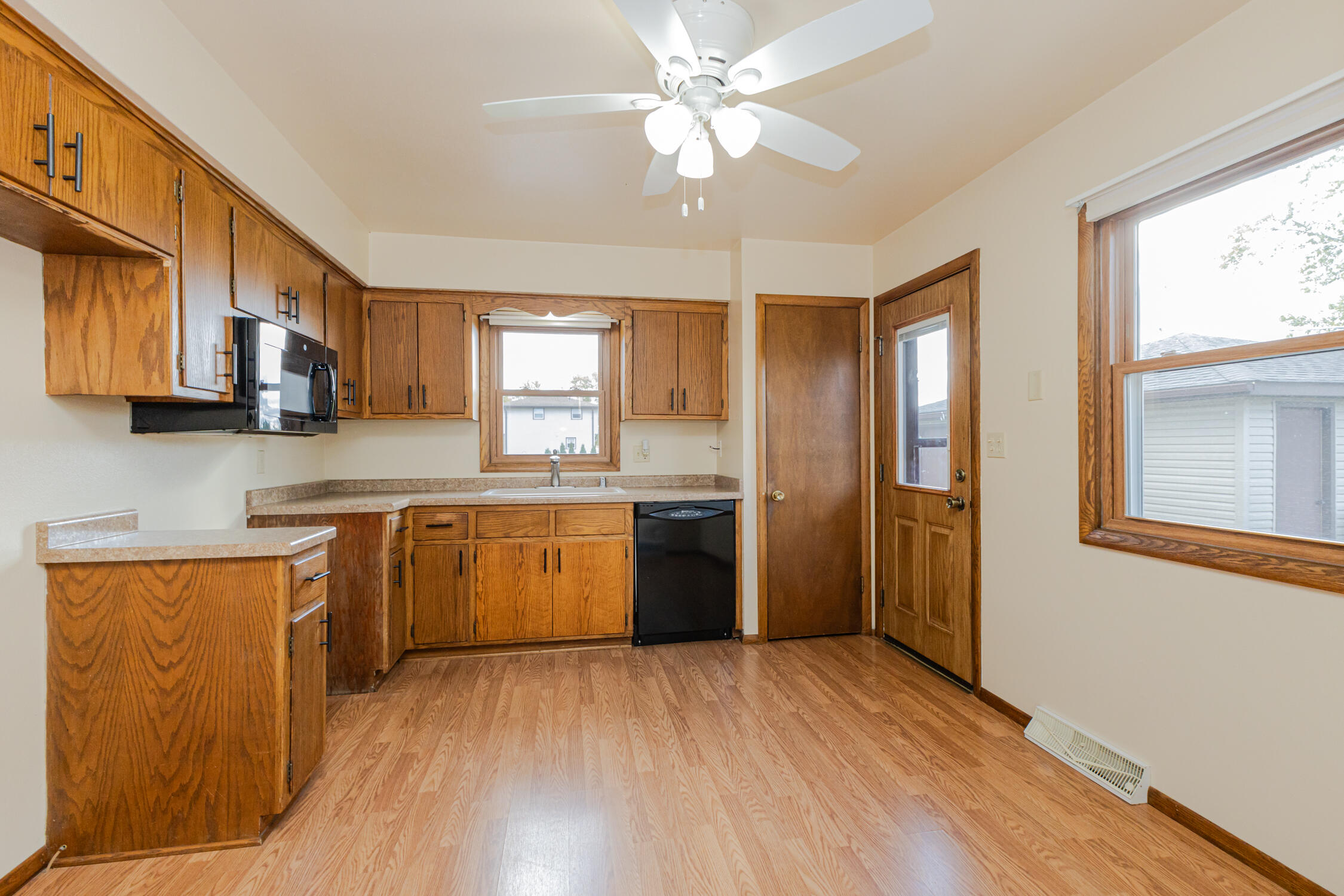 23123 Rasmusson Drive Norway, WI 53150 - Photo 28 of 68 Unit#2 Kitchen