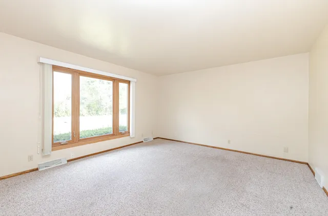 $615,500 | 23123 Rasmusson Drive, Norway, WI 53150