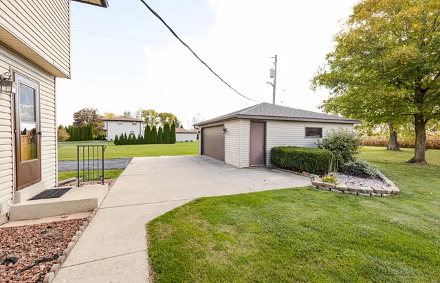 $615,500 | 23123 Rasmusson Drive, Norway, WI 53150