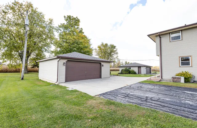 $615,500 | 23123 Rasmusson Drive, Norway, WI 53150