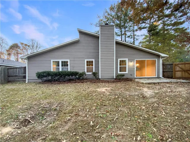 $240,000 | 408 Park Ridge Circle, Riverdale, GA 30274