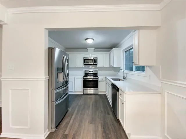 $240,000 | 408 Park Ridge Circle, Riverdale, GA 30274