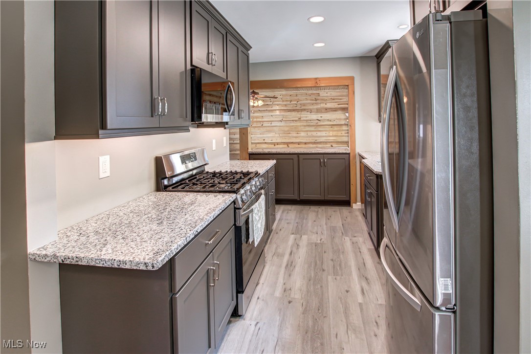 933 West Schaaf Road Cleveland, OH 44109 - Photo 6 of 45 Gallery Image 6