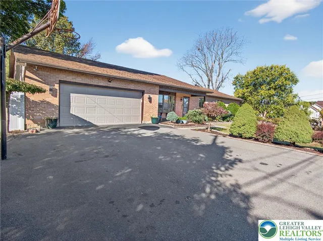 $450,000 | 146 South 13th Street, Catasauqua, PA 18032