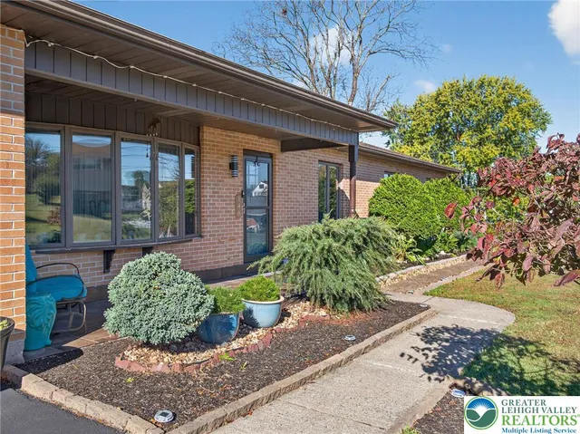 $450,000 | 146 South 13th Street, Catasauqua, PA 18032