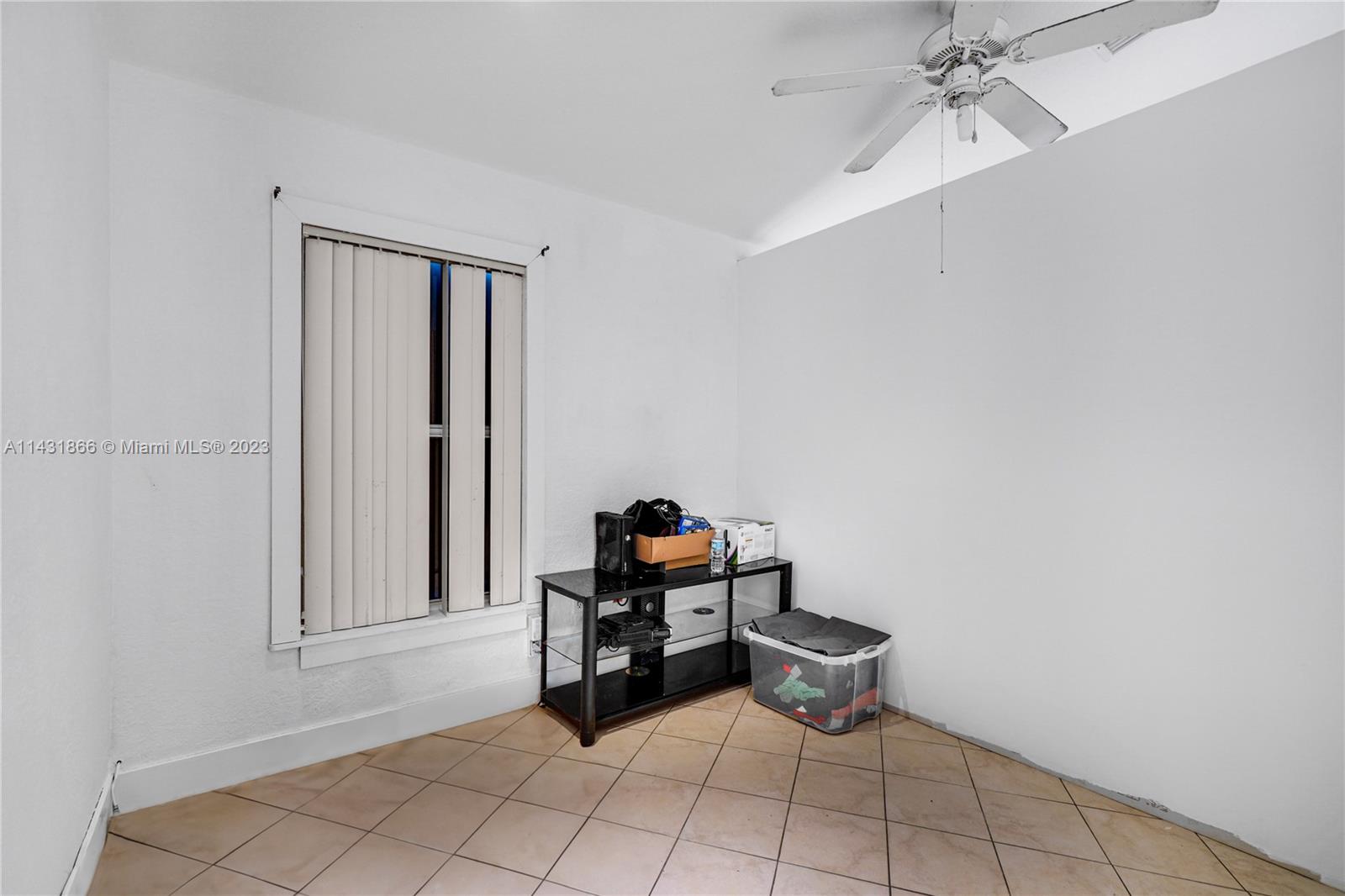 24313 Southwest 130th Avenue Homestead, FL 33032 - Photo 15 of 23