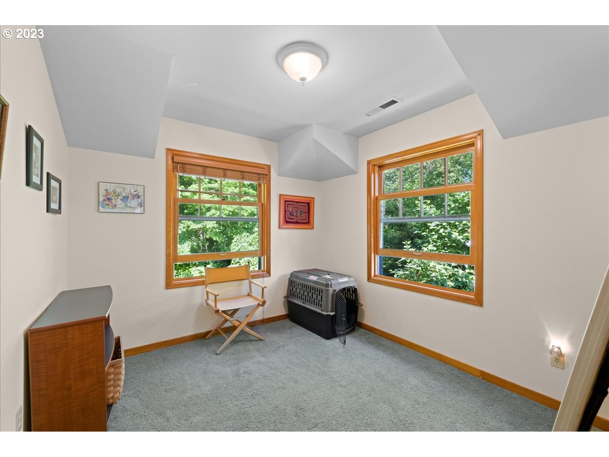 2300 Southwest Childs Road Lake Oswego, OR 97034 - Photo 24 of 38 Gallery Image 24
