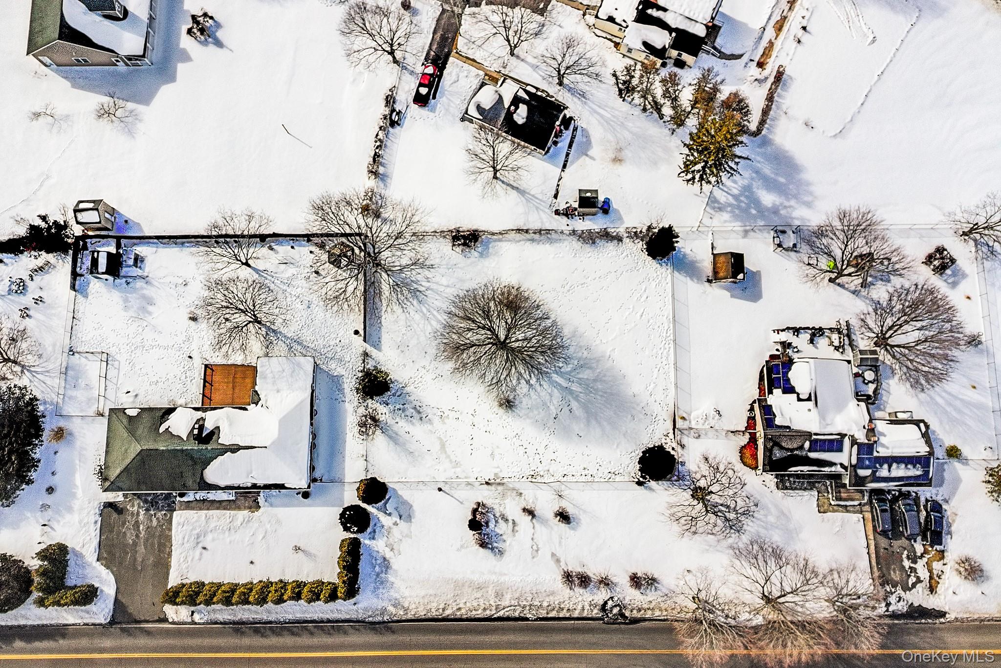 257 Doctors Path Riverhead, NY 11901 - Photo 3 of 18