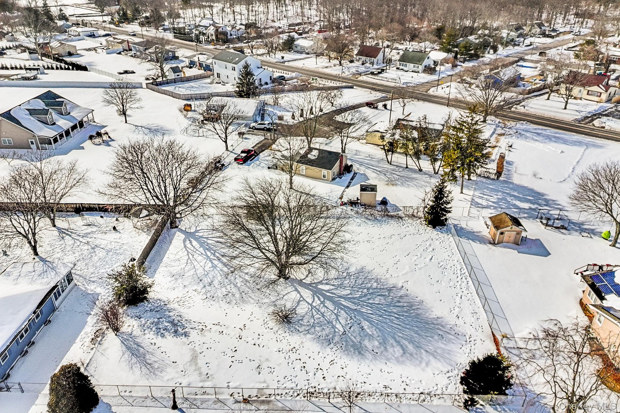 257 Doctors Path Riverhead, NY 11901 - Photo 10 of 18