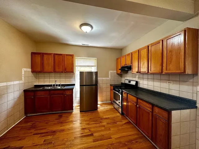 $1,550 | 1528 North Avers Avenue, Unit 1S, Chicago, IL 60651