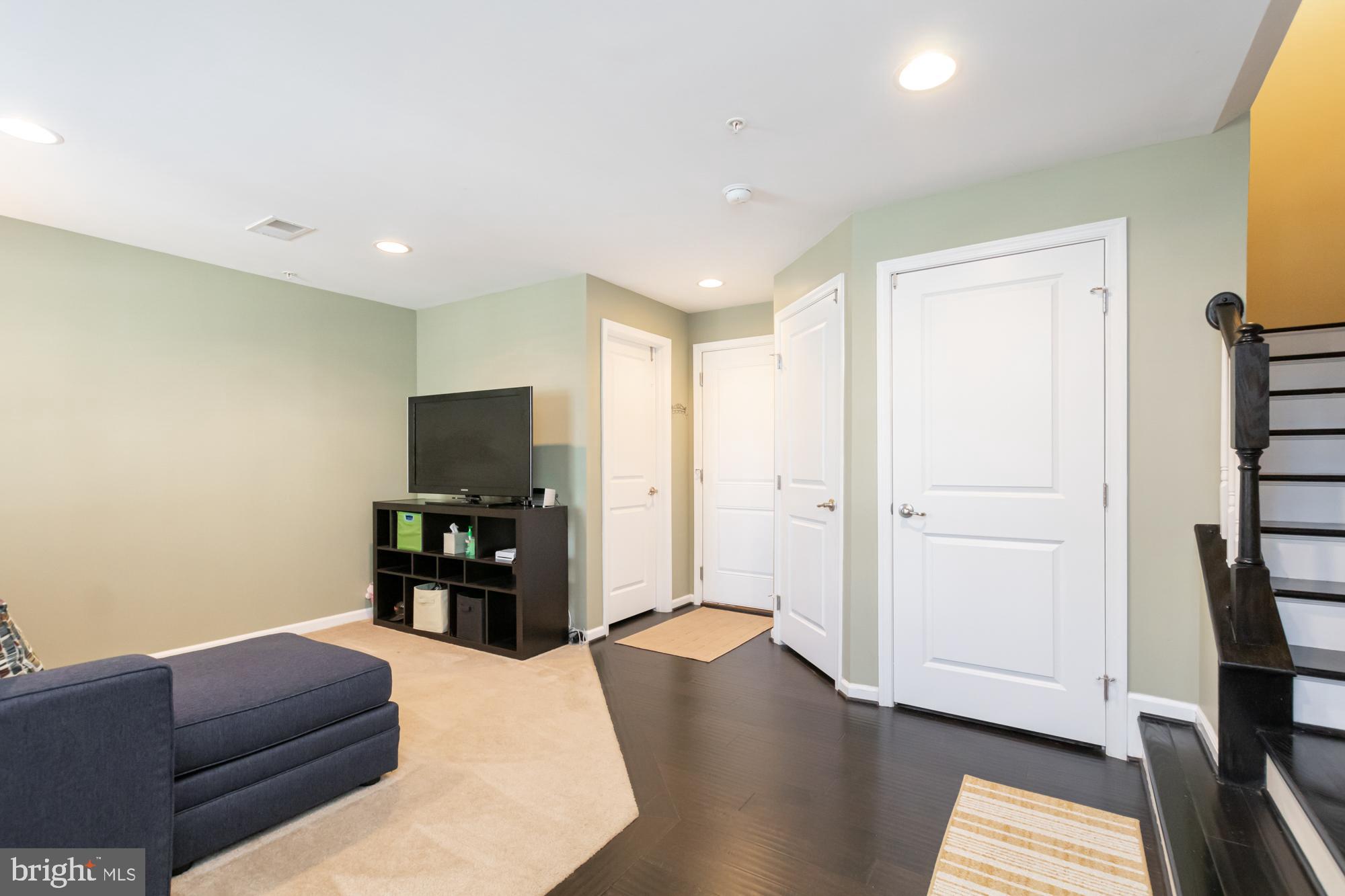 7320 Summit Rock Road Elkridge, MD 21075 - Photo 4 of 44 As you walk in from the front door