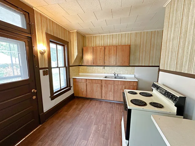 $91,000 | 211 South Bloomington Street, Streator, IL 61364