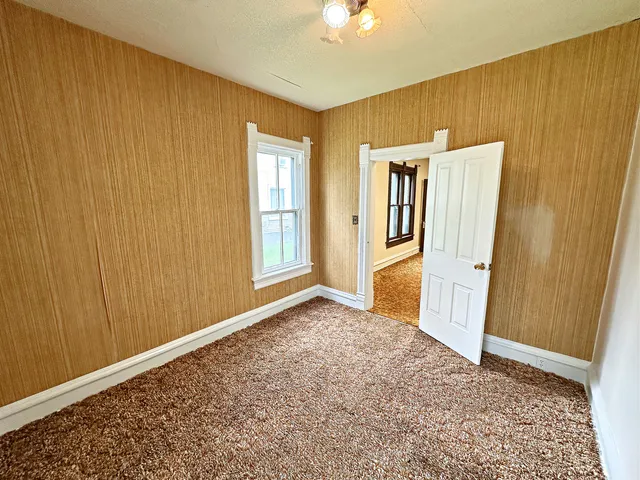 $91,000 | 211 South Bloomington Street, Streator, IL 61364